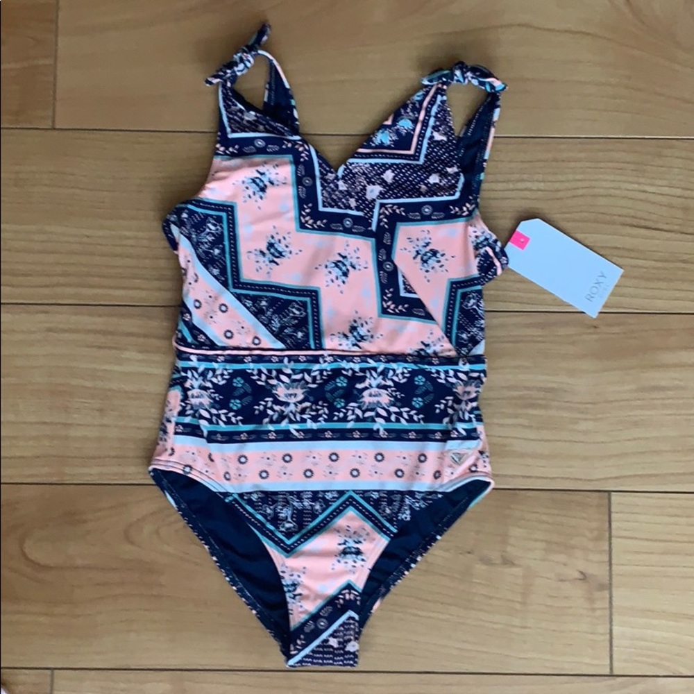 Roxy girls swimsuit 🌺